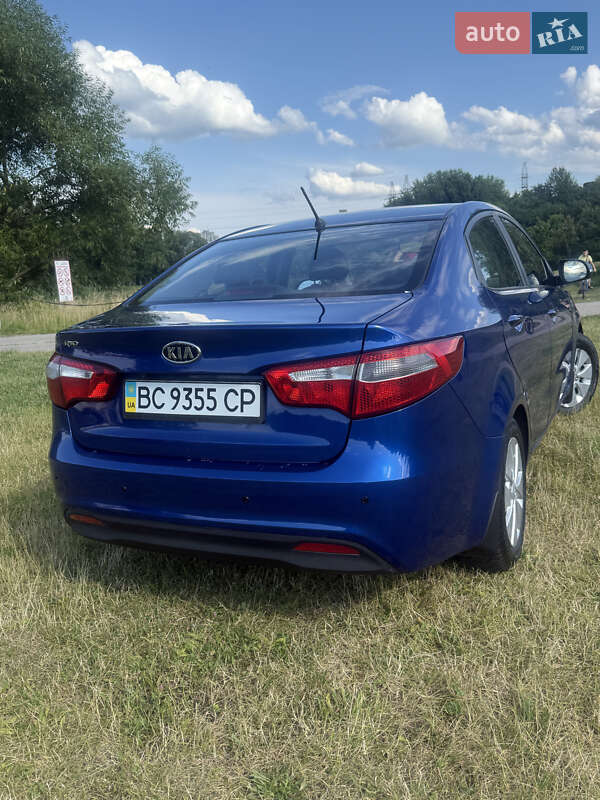 Седан Kia Rio 2012 в Львове