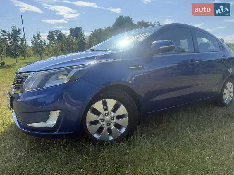Седан Kia Rio 2012 в Львове
