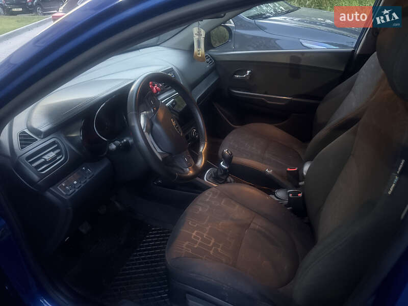 Седан Kia Rio 2012 в Львове