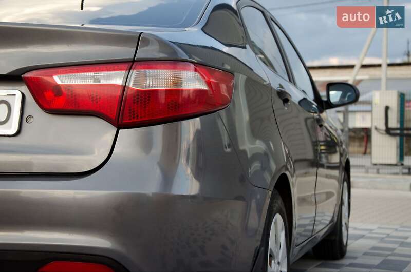 Седан Kia Rio 2011 в Сарнах