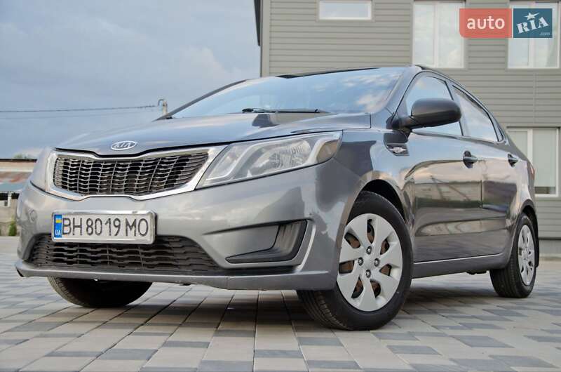 Седан Kia Rio 2011 в Сарнах