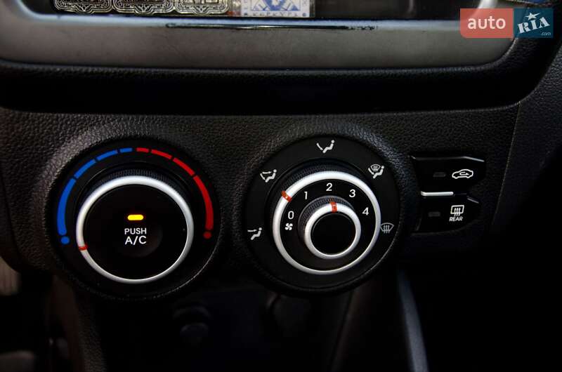 Седан Kia Rio 2011 в Сарнах