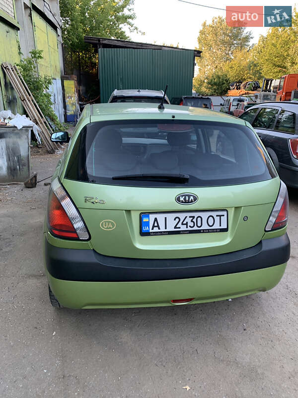 Хэтчбек Kia Rio 2008 в Киеве