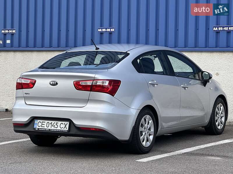 Седан Kia Rio 2015 в Львове