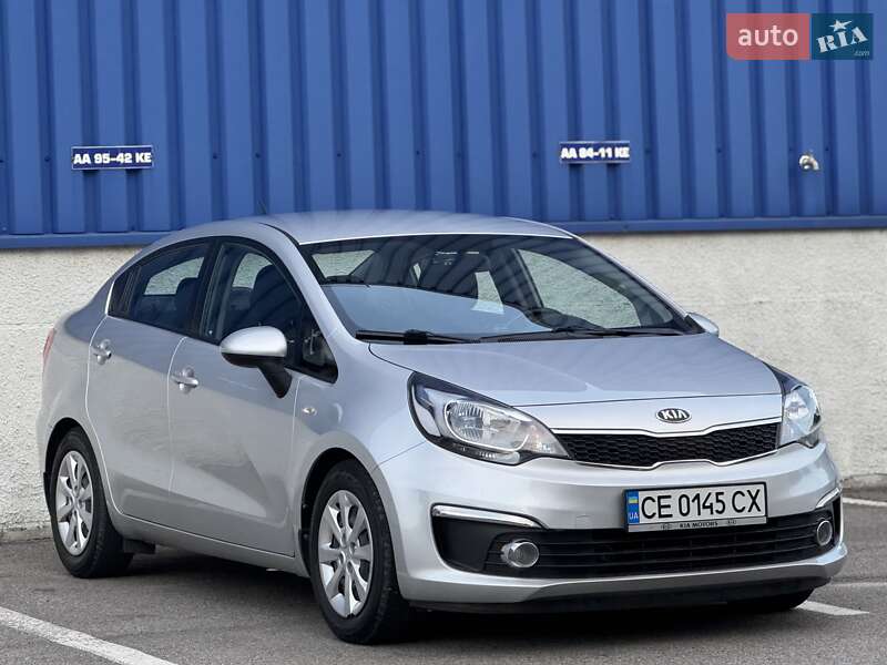 Седан Kia Rio 2015 в Львове