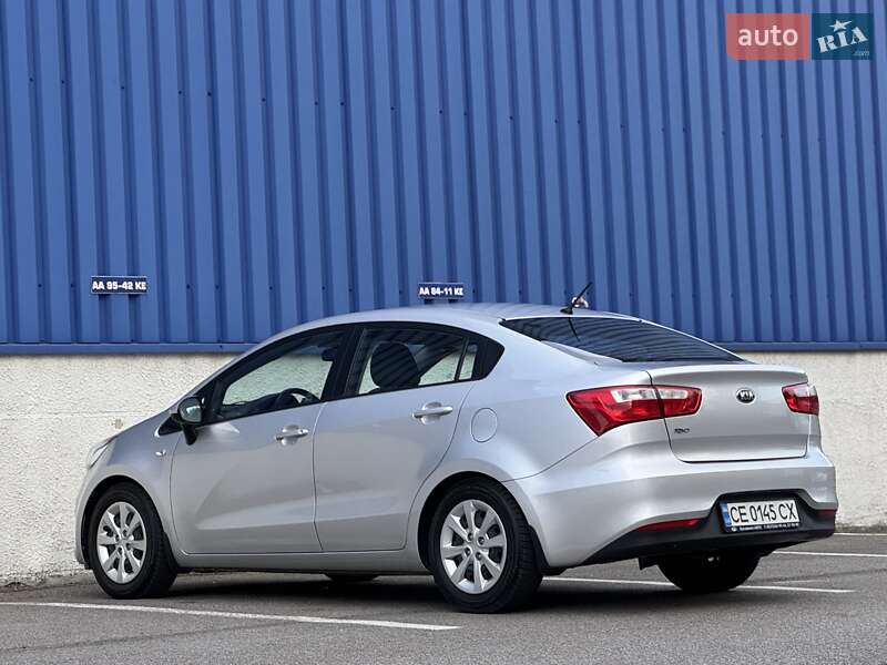 Седан Kia Rio 2015 в Львове