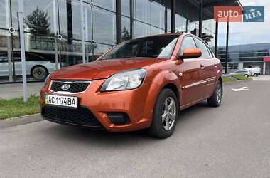 Седан Kia Rio 2010 в Луцьку