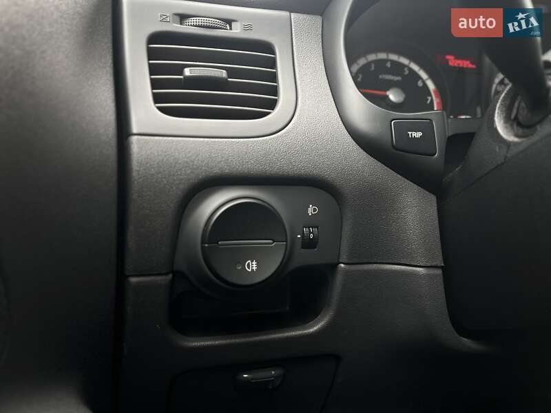 Седан Kia Rio 2010 в Луцке