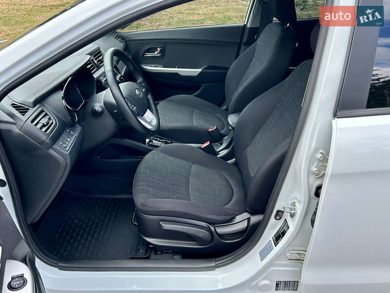 Хэтчбек Kia Rio 2012 в Белой Церкви