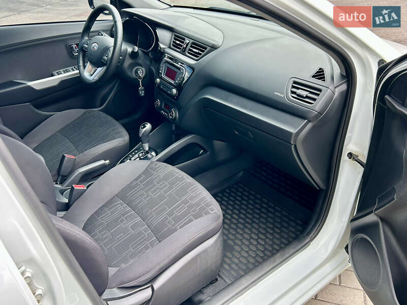 Хэтчбек Kia Rio 2012 в Белой Церкви