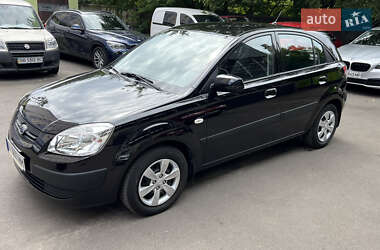 Хэтчбек Kia Rio 2008 в Киеве