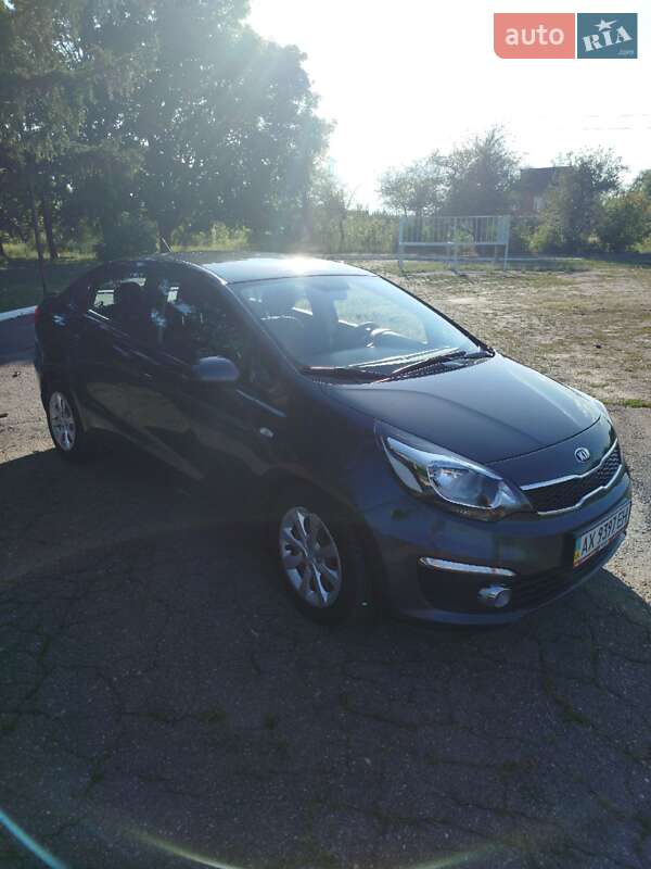 Седан Kia Rio 2015 в Коротичу