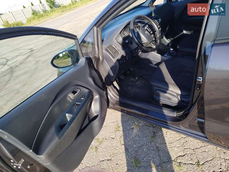 Седан Kia Rio 2015 в Коротичу