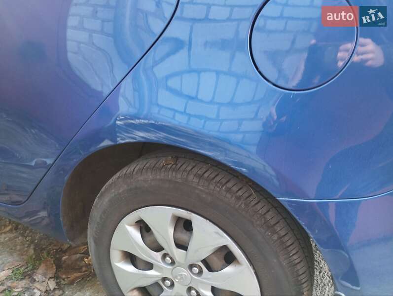Седан Kia Rio 2012 в Львове