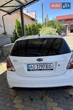 Хэтчбек Kia Rio 2010 в Хусте
