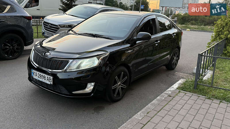 Седан Kia Rio 2013 в Киеве