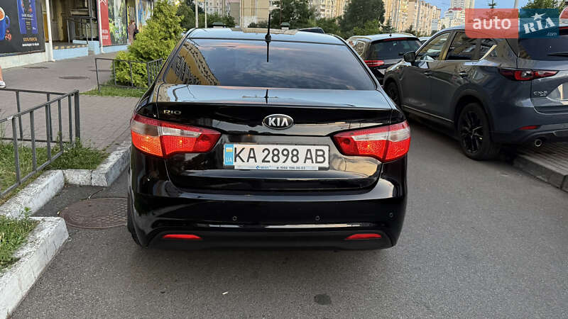 Седан Kia Rio 2013 в Киеве