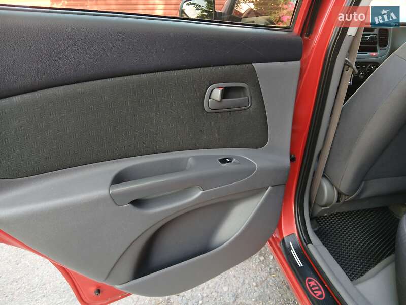 Седан Kia Rio 2007 в Николаеве