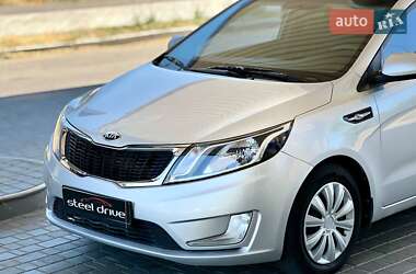 Седан Kia Rio 2013 в Николаеве