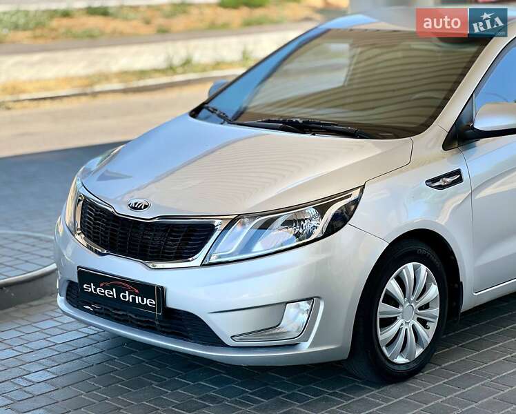 Седан Kia Rio 2013 в 