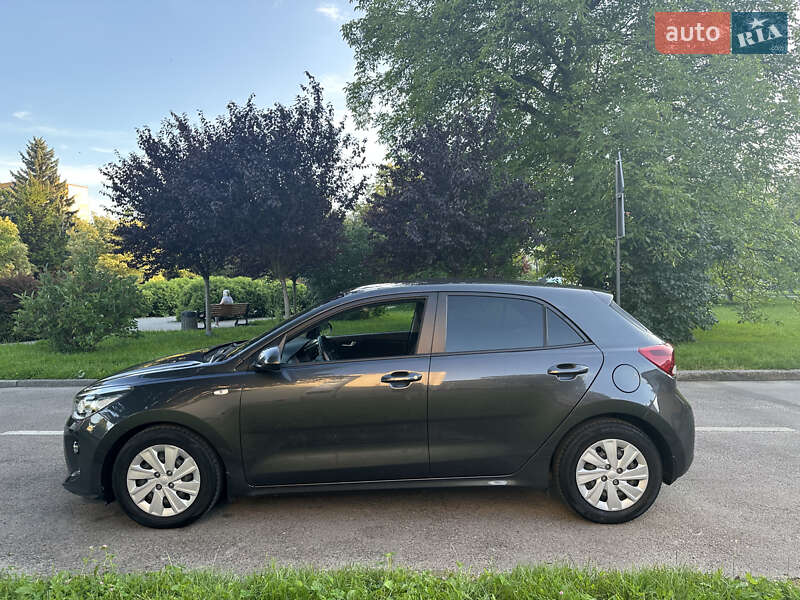 Хэтчбек Kia Rio 2017 в Львове