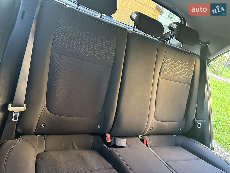 Хэтчбек Kia Rio 2017 в Львове