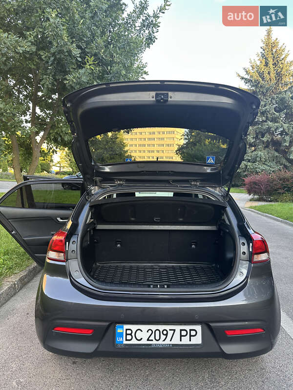 Хэтчбек Kia Rio 2017 в Львове