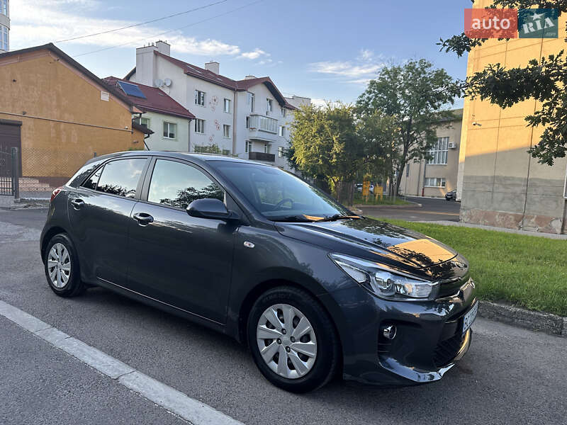 Хэтчбек Kia Rio 2017 в Львове
