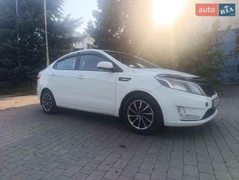 Kia Rio 2013 Kia Rio 2013