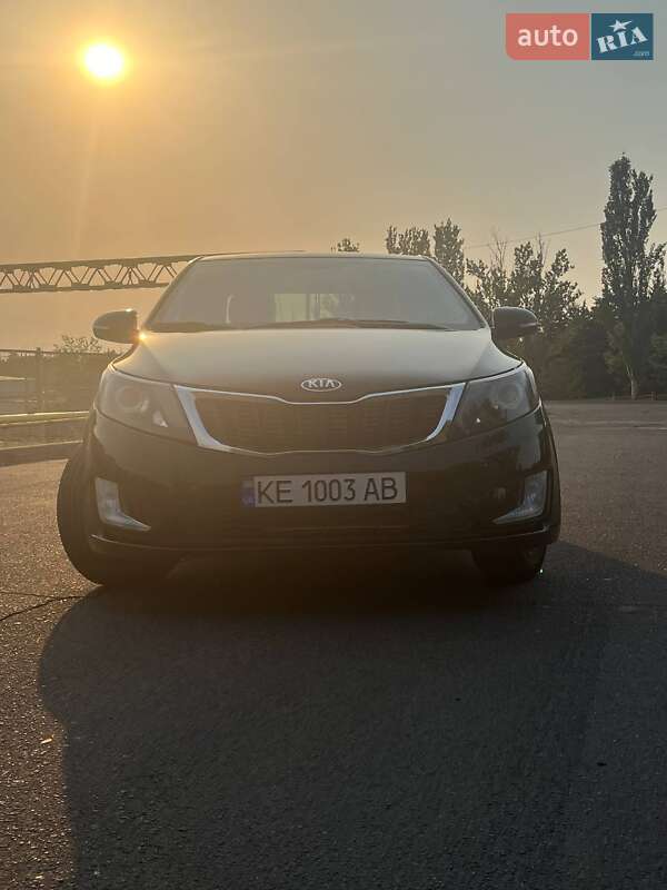 Седан Kia Rio 2013 в Кривому Розі