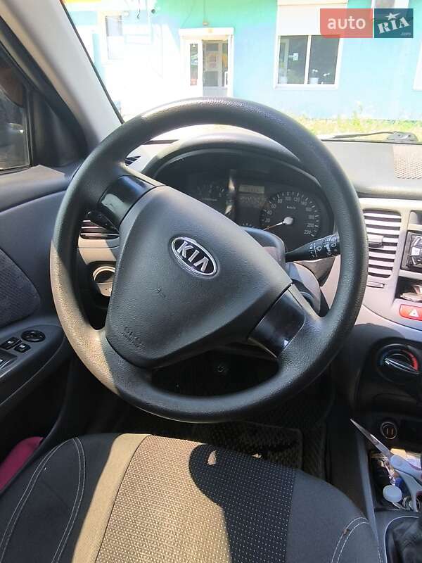 Хэтчбек Kia Rio 2008 в Шостке