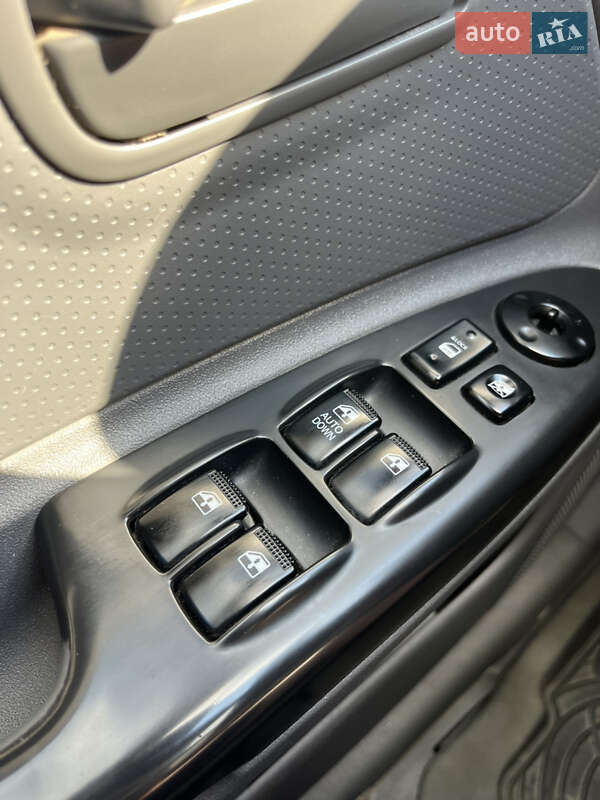 Хетчбек Kia Rio 2010 в Хмельницькому