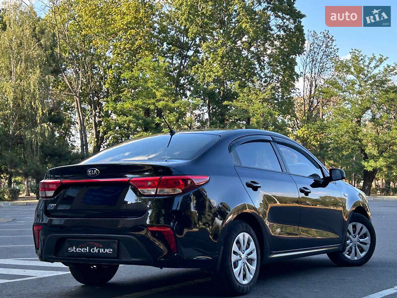 Седан Kia Rio 2018 в Миколаєві
