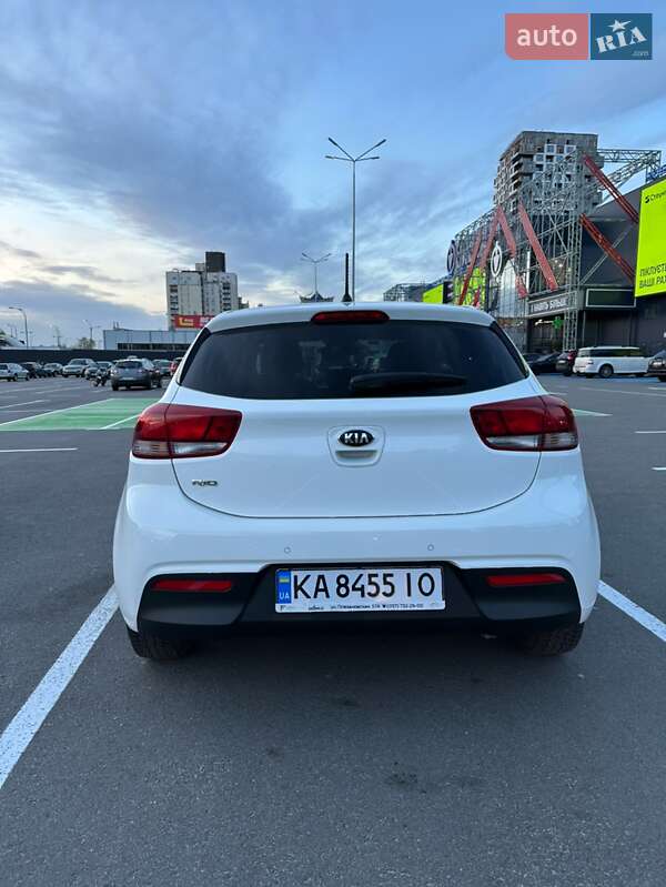 Хэтчбек Kia Rio 2017 в Киеве