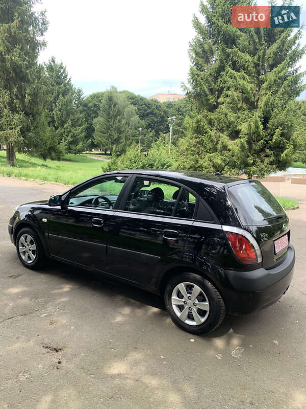 Хетчбек Kia Rio 2009 в Рівному