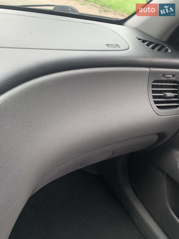 Хетчбек Kia Rio 2009 в Рівному