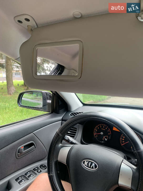 Хетчбек Kia Rio 2009 в Рівному