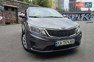 Седан Kia Rio 2013 в Дніпрі