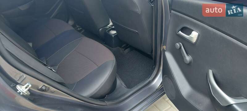 Седан Kia Rio 2013 в Первомайске