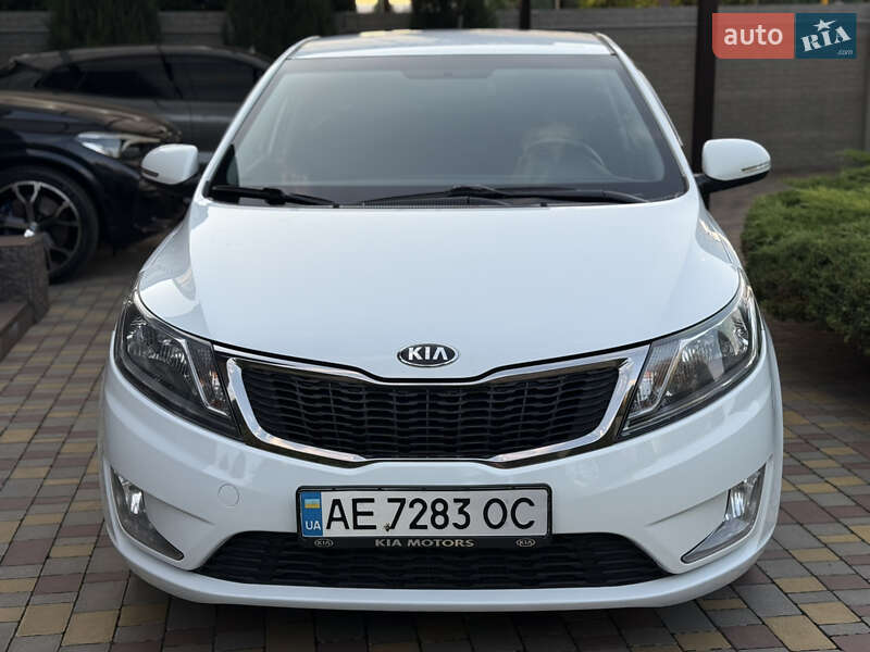 Седан Kia Rio 2014 в Дніпрі