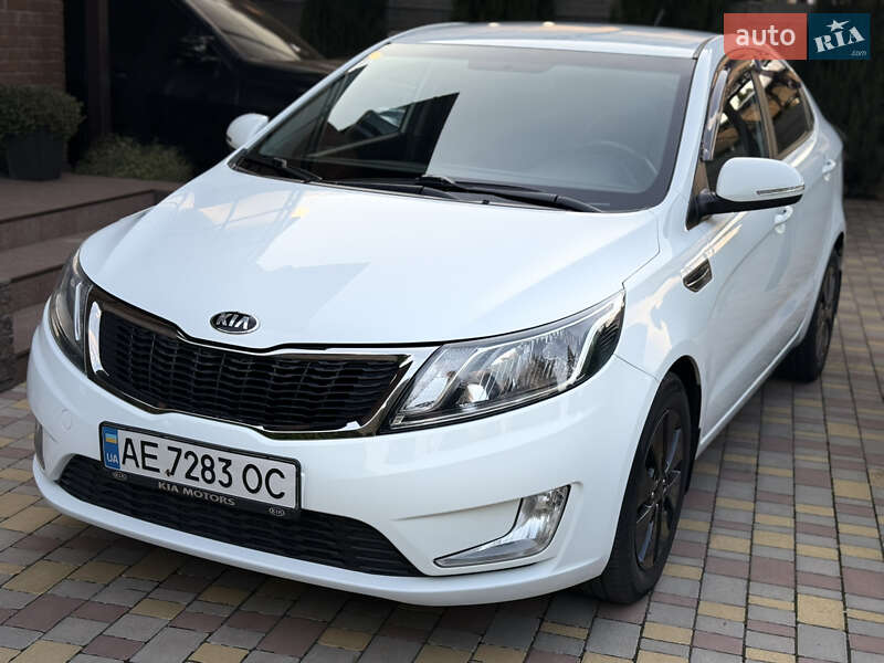 Седан Kia Rio 2014 в Дніпрі