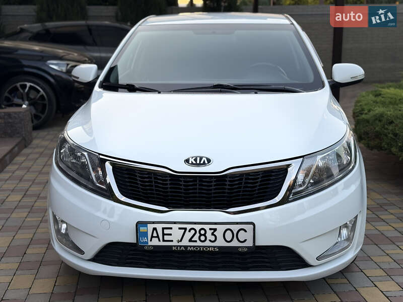 Седан Kia Rio 2014 в Дніпрі