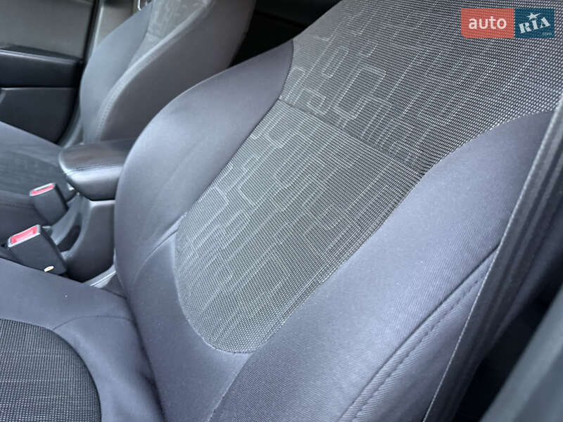 Седан Kia Rio 2014 в Дніпрі