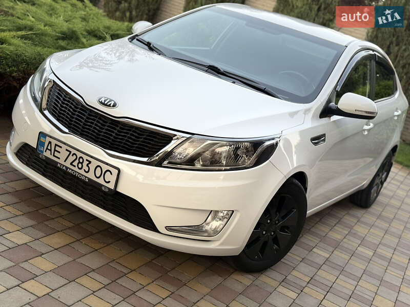 Седан Kia Rio 2014 в Дніпрі