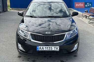 Седан Kia Rio 2012 в Ржищеве