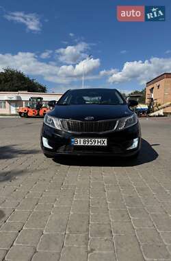 Седан Kia Rio 2012 в Полтаві