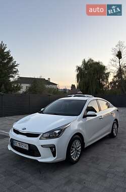 Седан Kia Rio 2018 в 