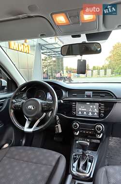 Седан Kia Rio 2018 в 