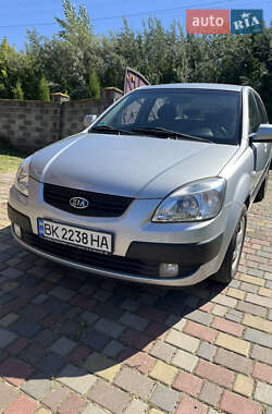 Хэтчбек Kia Rio 2007 в Ровно