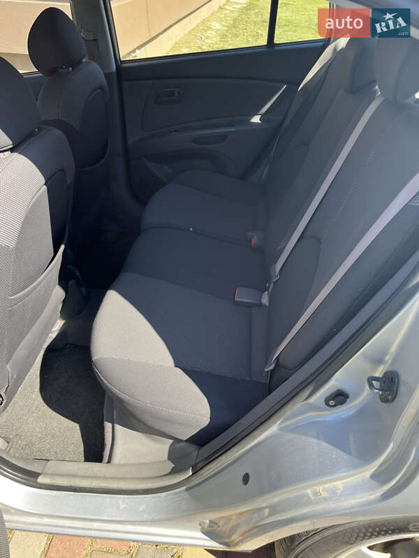 Хэтчбек Kia Rio 2007 в Ровно